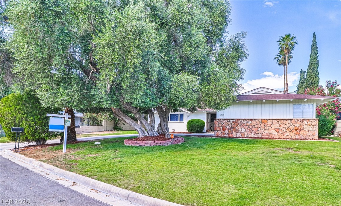 1605 Bryn Mawr Avenue Las Vegas NV 89102