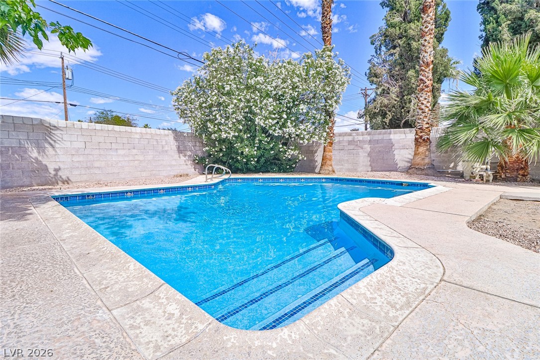 1605 Bryn Mawr Avenue Las Vegas NV 89102