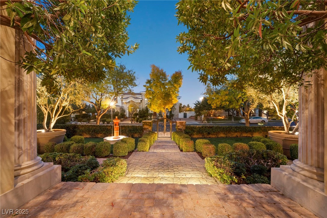 8808 Greensboro Lane Las Vegas NV 89134