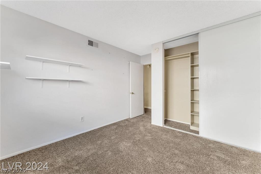 5206 Brentmead Drive Las Vegas NV 89120