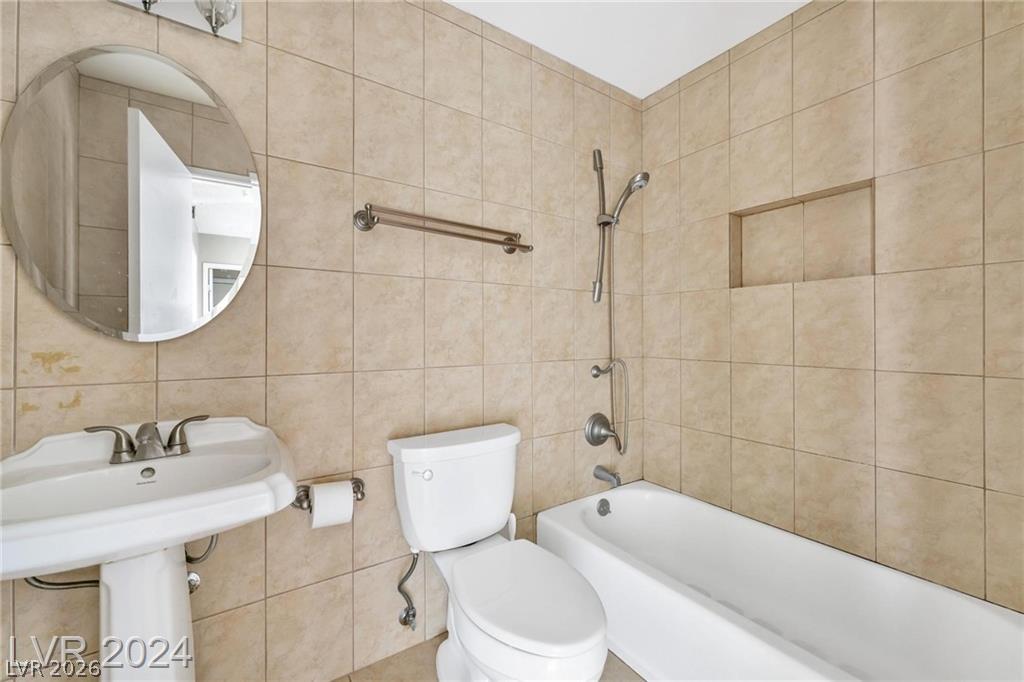 5206 Brentmead Drive Las Vegas NV 89120