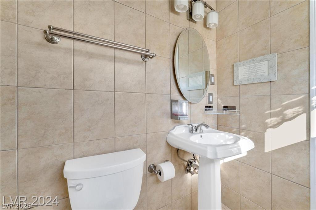 5206 Brentmead Drive Las Vegas NV 89120