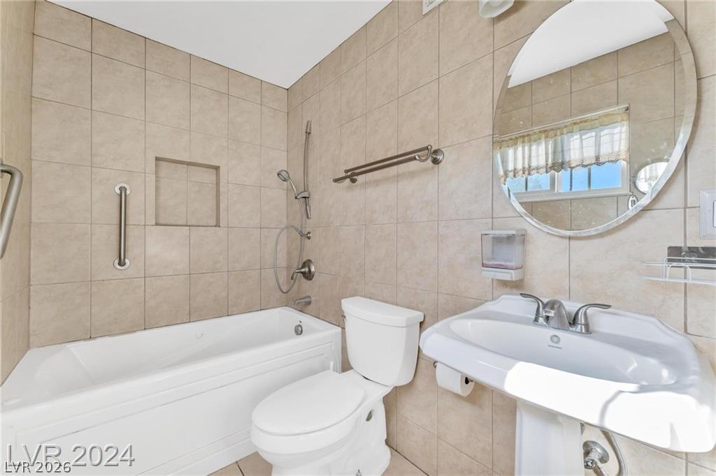 5206 Brentmead Drive Las Vegas NV 89120