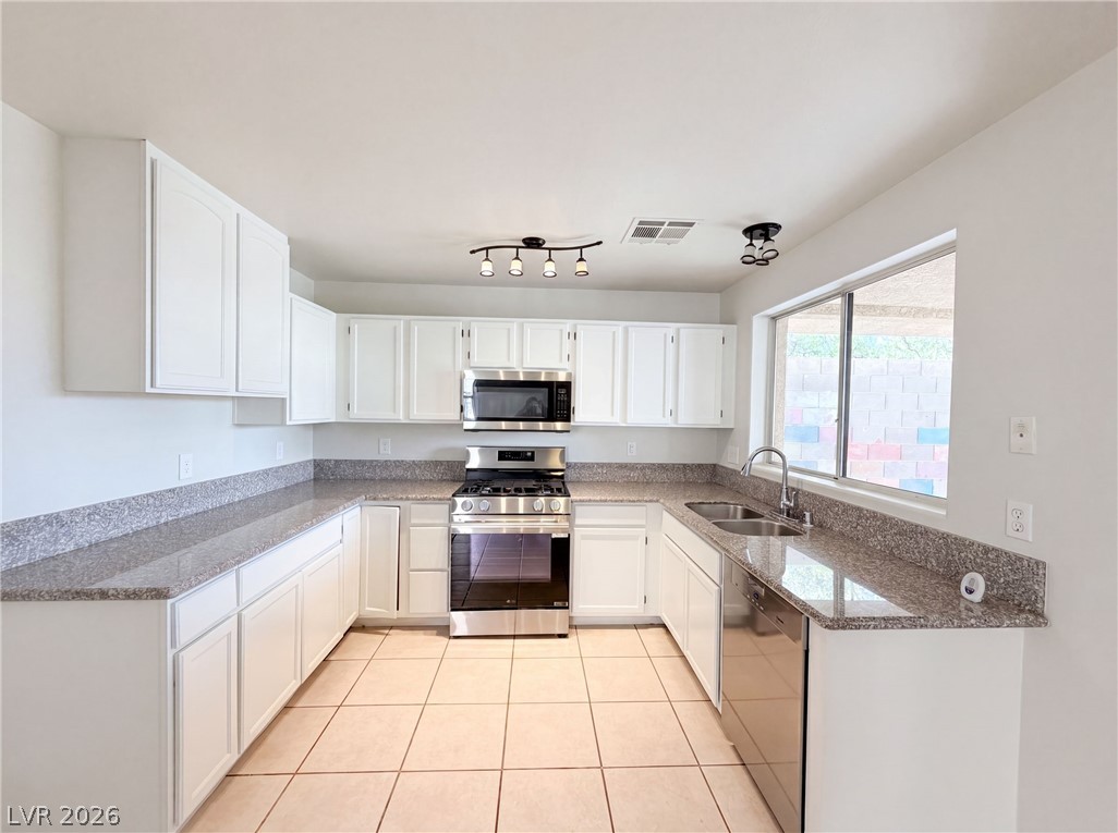 9328 Chilly Pond Avenue Las Vegas NV 89129