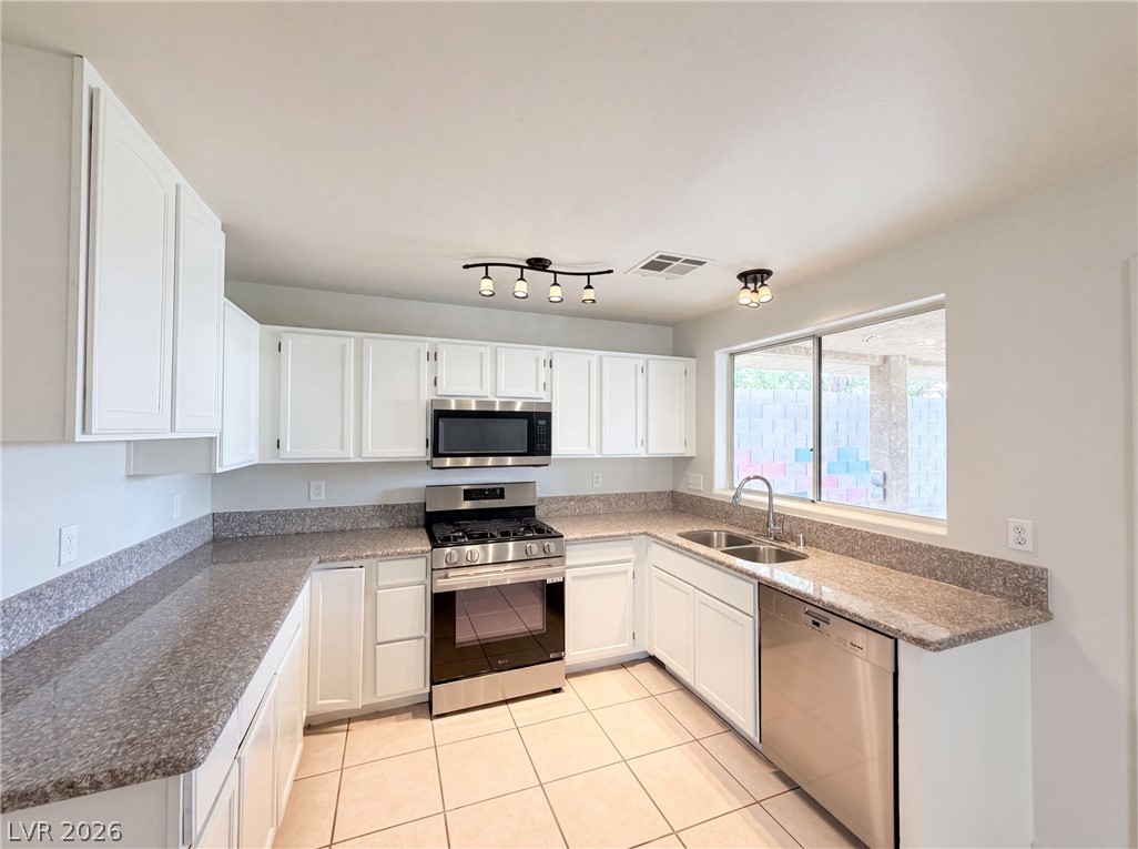 9328 Chilly Pond Avenue Las Vegas NV 89129