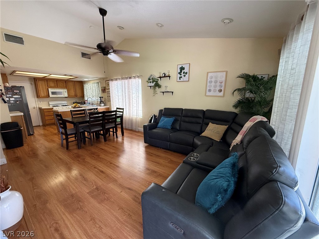 4839 Beaconsfield Street Las Vegas NV 89147
