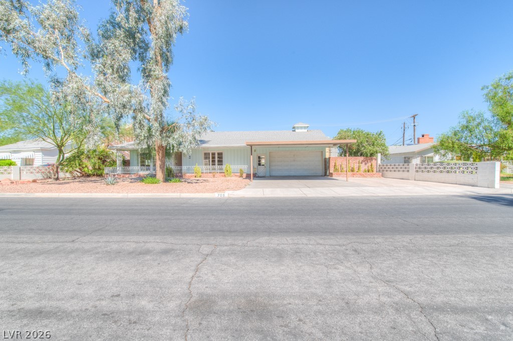 709 Park Paseo Las Vegas NV 89104