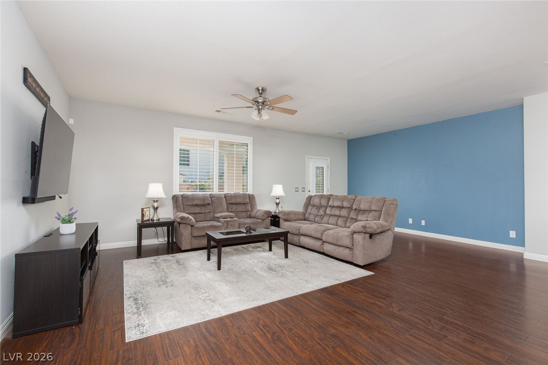 7624 Sugarloaf Peak Street Las Vegas NV 89166