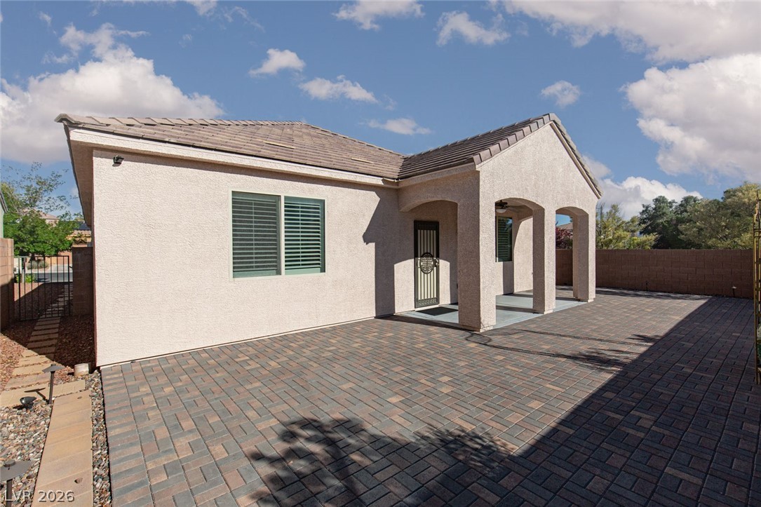 7624 Sugarloaf Peak Street Las Vegas NV 89166