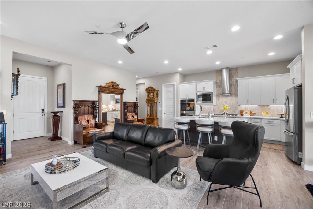 82 Nine Mile Creek Drive Las Vegas NV 89138