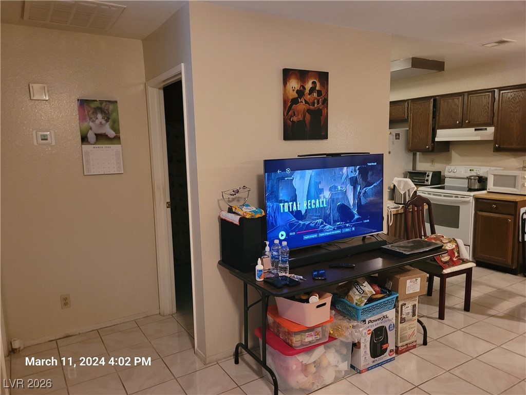 809 Hedge Way 3 Las Vegas NV 89110