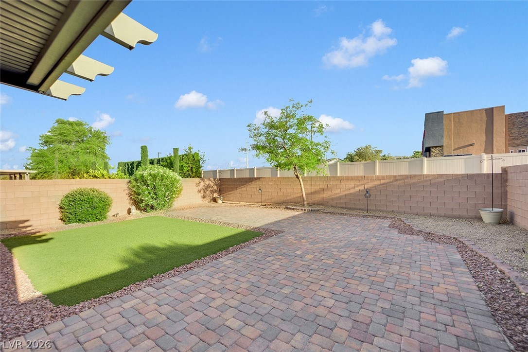 1027 Aubrey Springs Avenue Henderson NV 89014