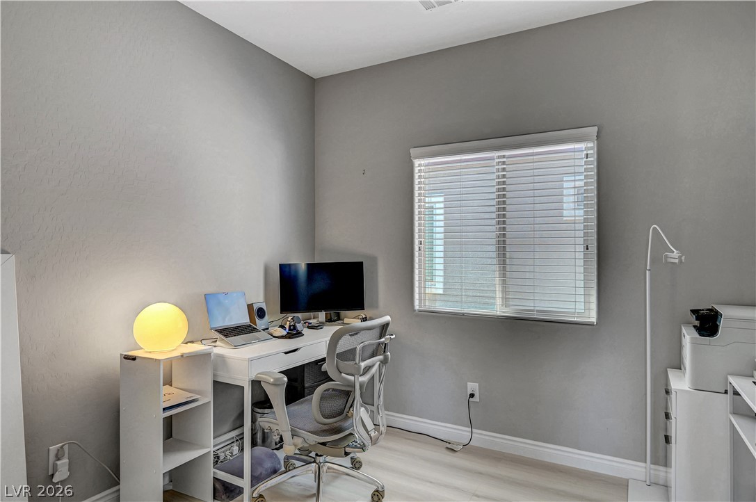5822 West Amber Mesa Street Las Vegas NV 89148
