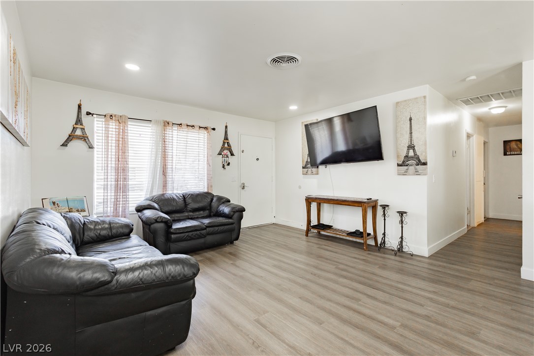 4809 Sunny Brook Avenue Las Vegas NV 89110