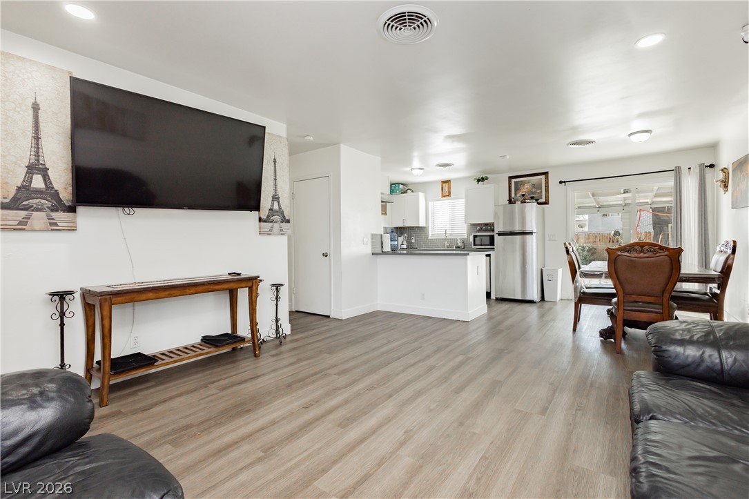4809 Sunny Brook Avenue Las Vegas NV 89110