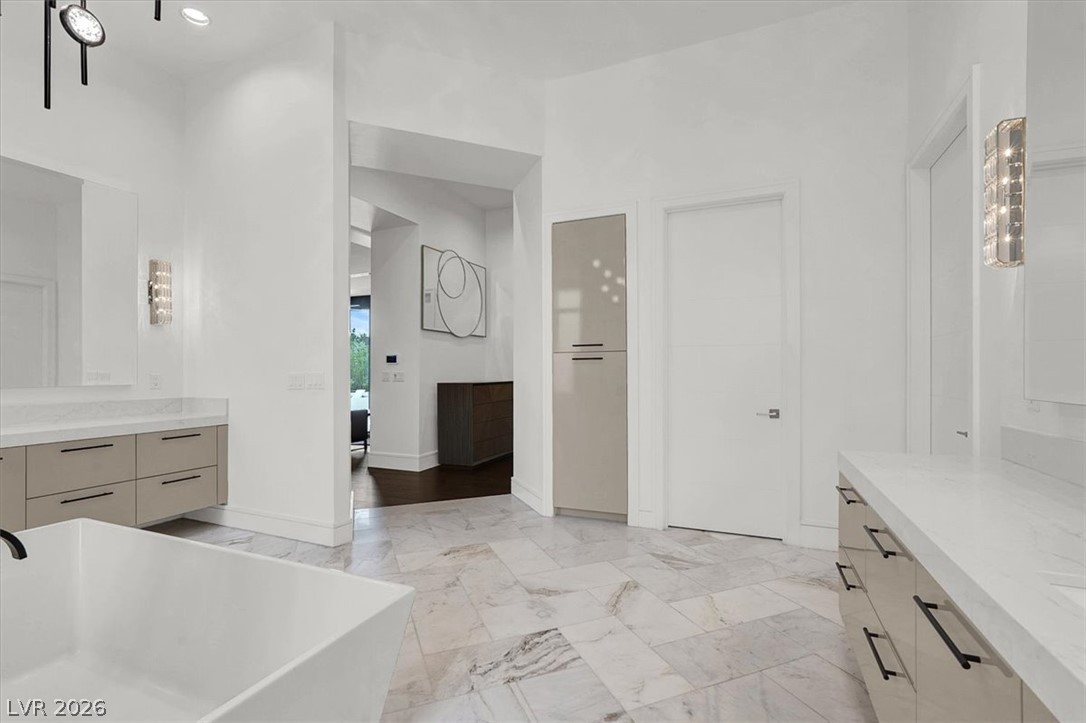 20 Pebble Hills Court Las Vegas NV 89141