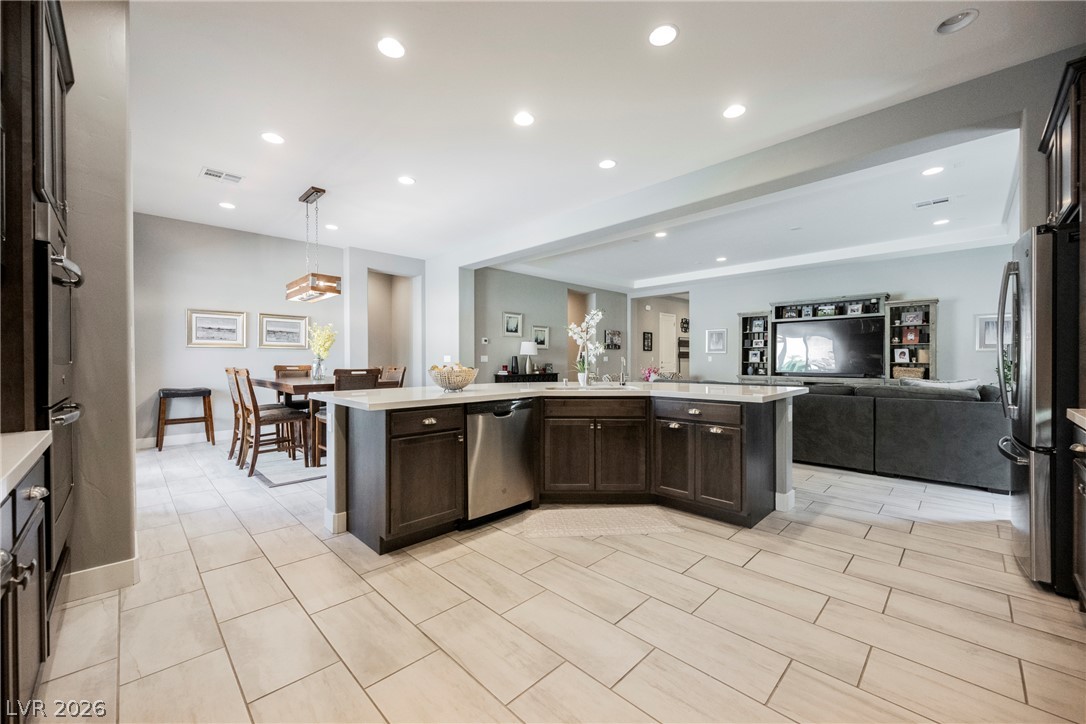 8133 Pinetop Crest Street Las Vegas NV 89166