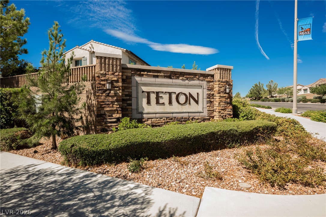 8133 Pinetop Crest Street Las Vegas NV 89166