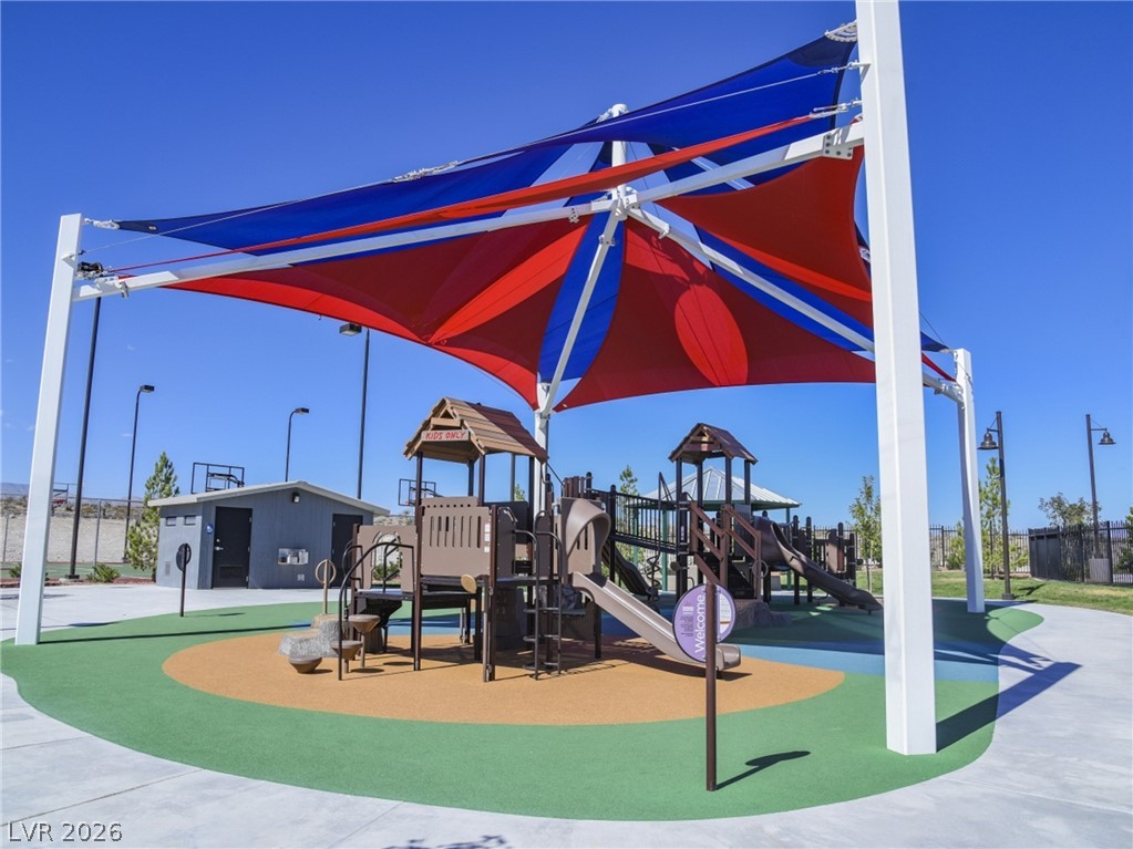 8133 Pinetop Crest Street Las Vegas NV 89166
