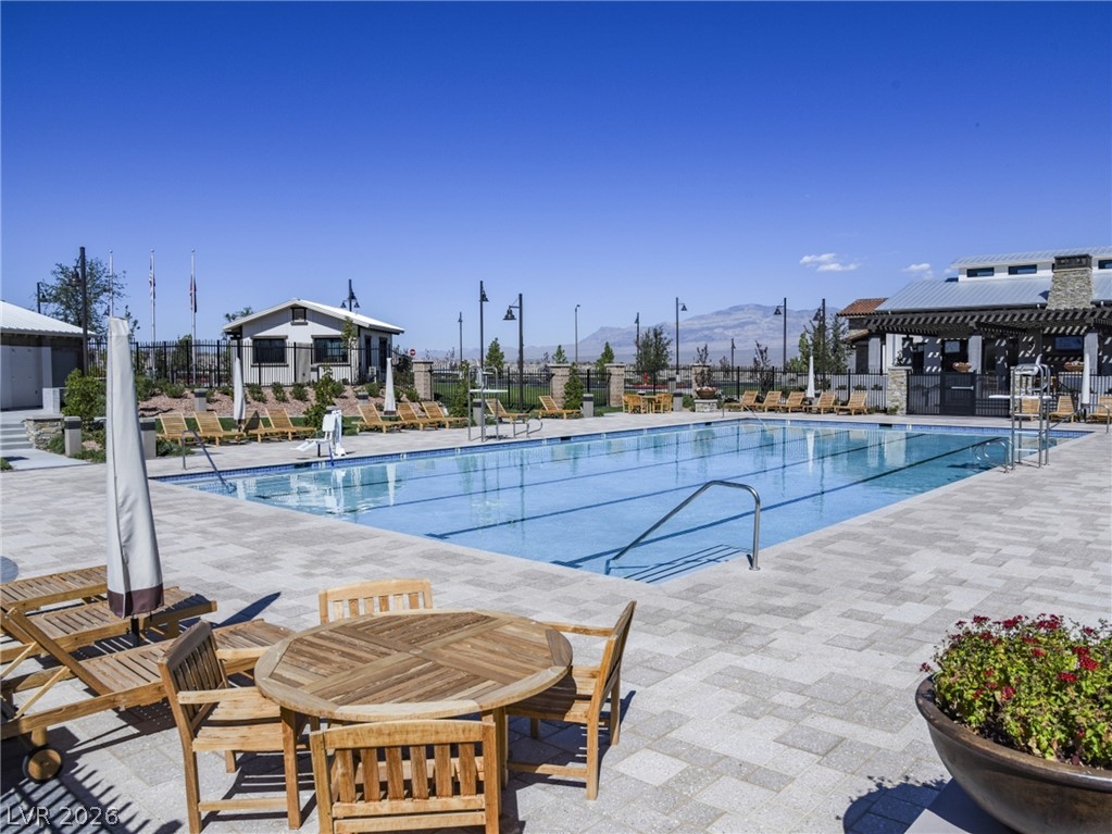 8133 Pinetop Crest Street Las Vegas NV 89166