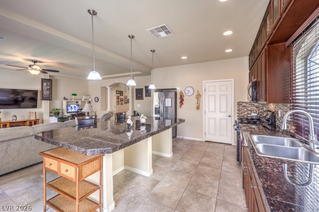 5914 Gordon Creek Avenue Las Vegas NV 89139