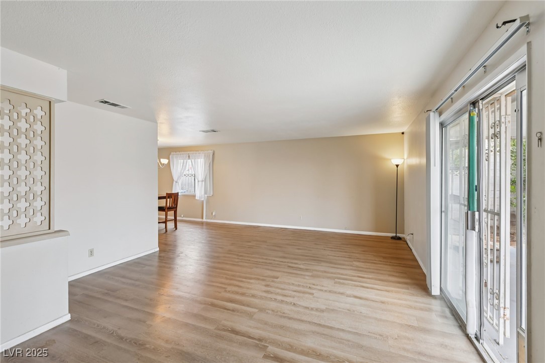6912 Singing Dunes Lane Las Vegas NV 89145