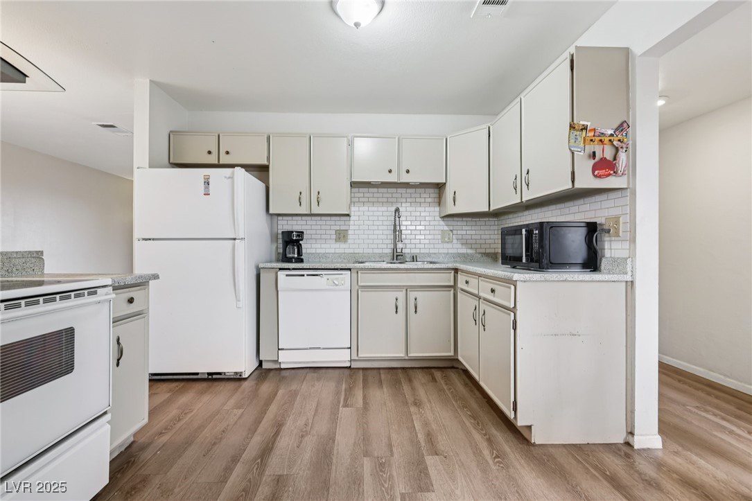 6912 Singing Dunes Lane Las Vegas NV 89145