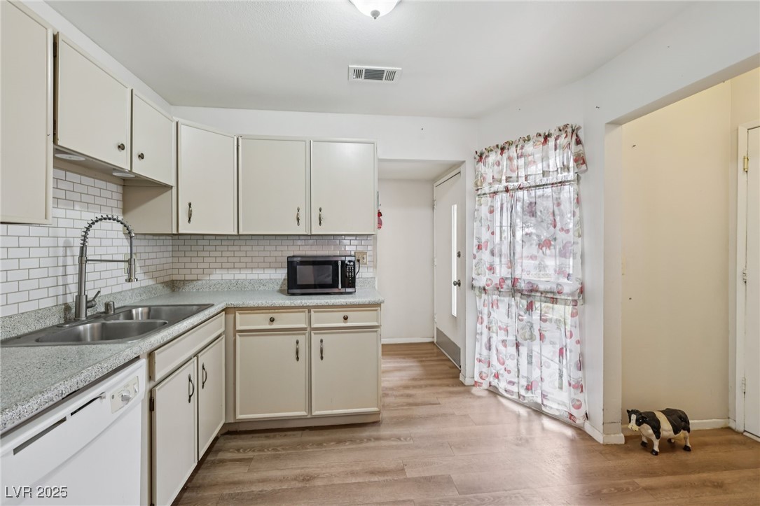 6912 Singing Dunes Lane Las Vegas NV 89145