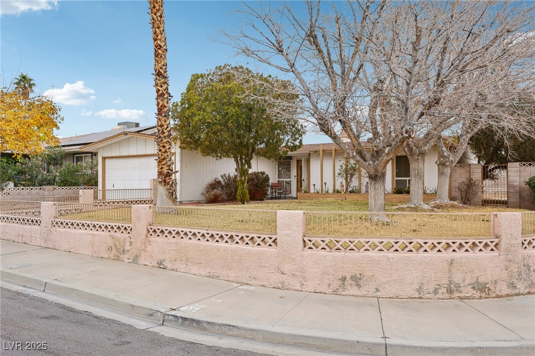 6912 Singing Dunes Lane Las Vegas NV 89145