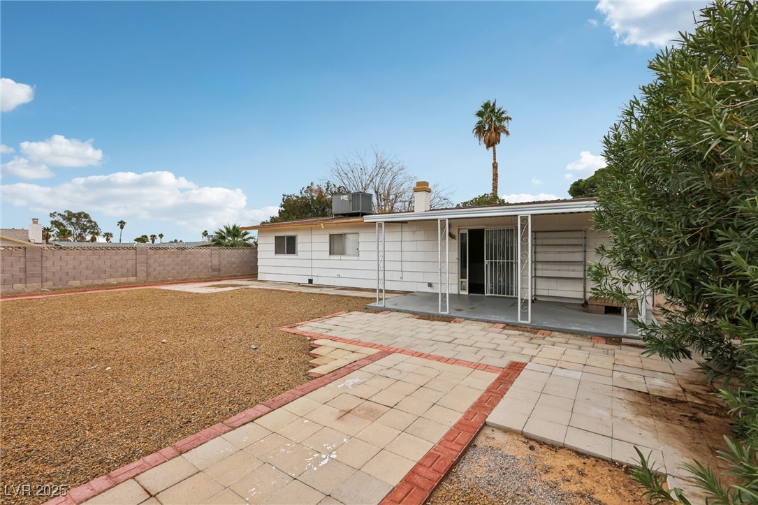 6912 Singing Dunes Lane Las Vegas NV 89145