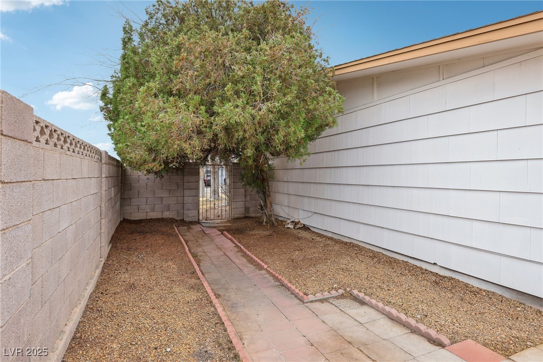 6912 Singing Dunes Lane Las Vegas NV 89145
