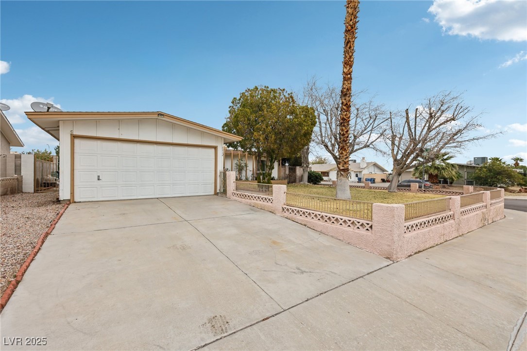 6912 Singing Dunes Lane Las Vegas NV 89145