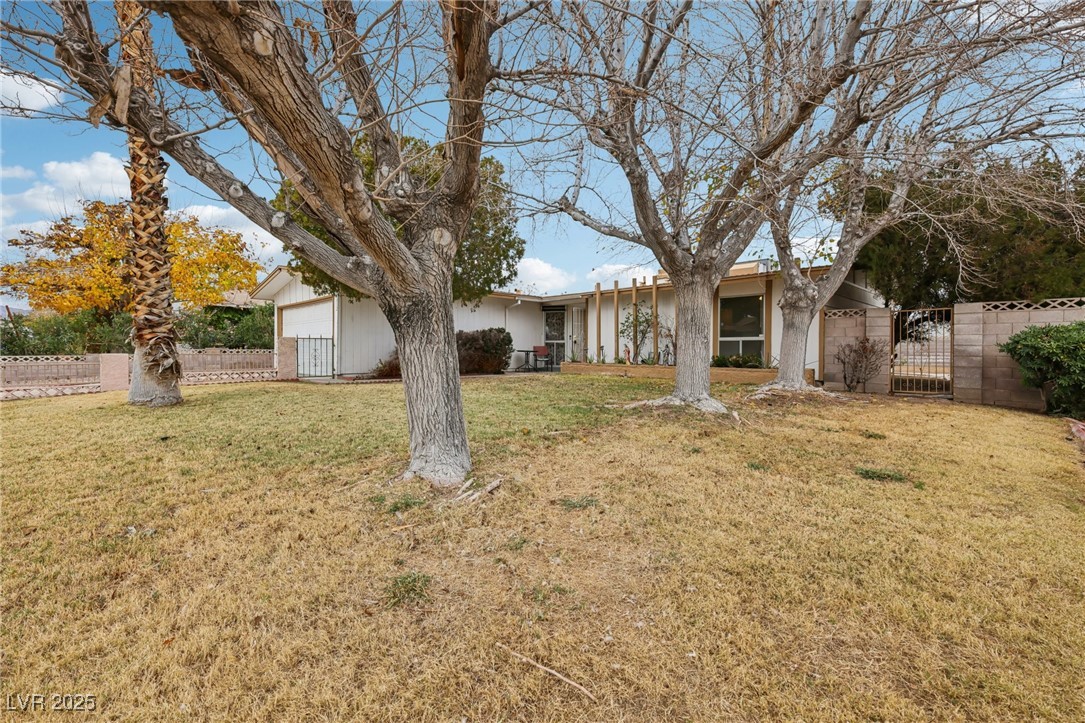 6912 Singing Dunes Lane Las Vegas NV 89145