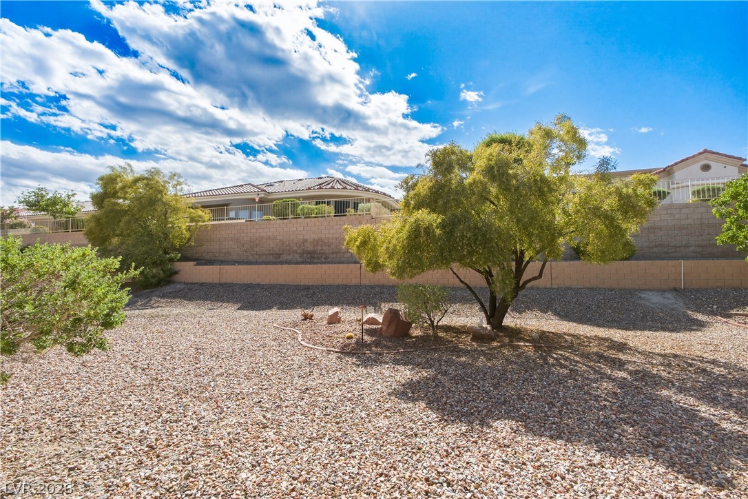 2121 Red Dawn Sky Street Las Vegas NV 89134