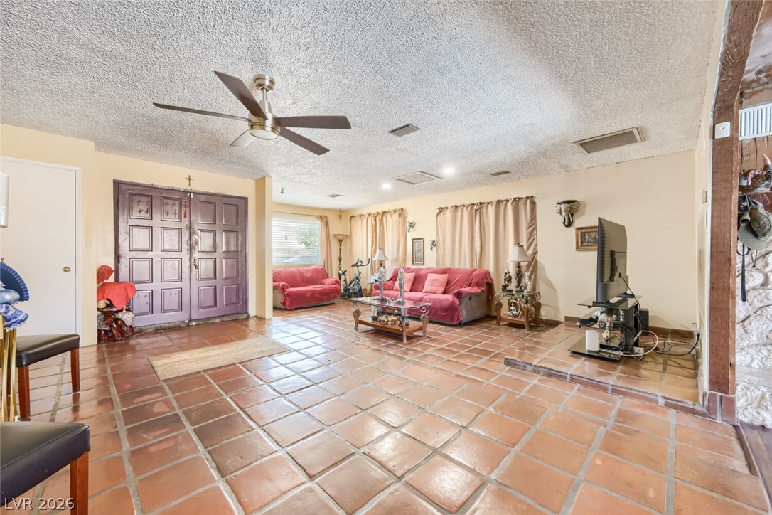 3572 Regents Circle Las Vegas NV 89121