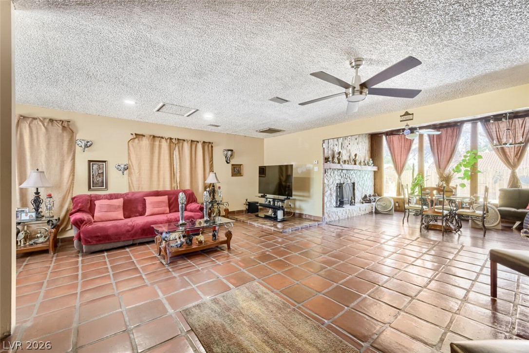 3572 Regents Circle Las Vegas NV 89121