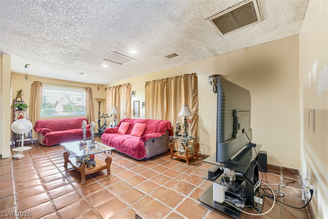 3572 Regents Circle Las Vegas NV 89121