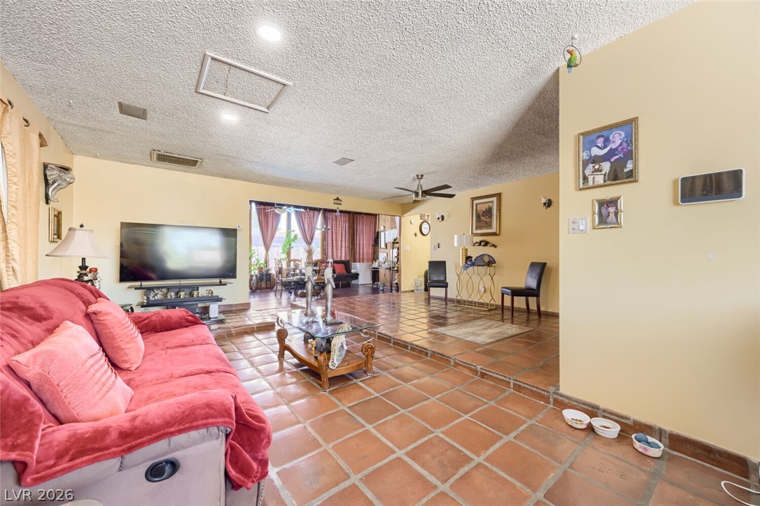 3572 Regents Circle Las Vegas NV 89121