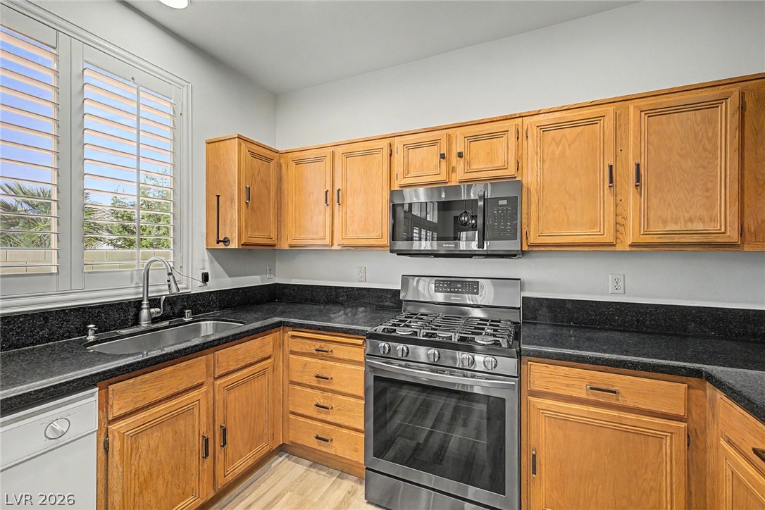 10512 Courtney Cove Avenue Las Vegas NV 89144