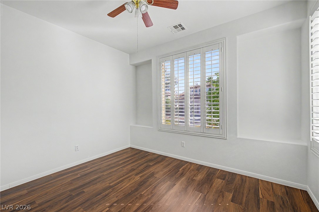 10512 Courtney Cove Avenue Las Vegas NV 89144