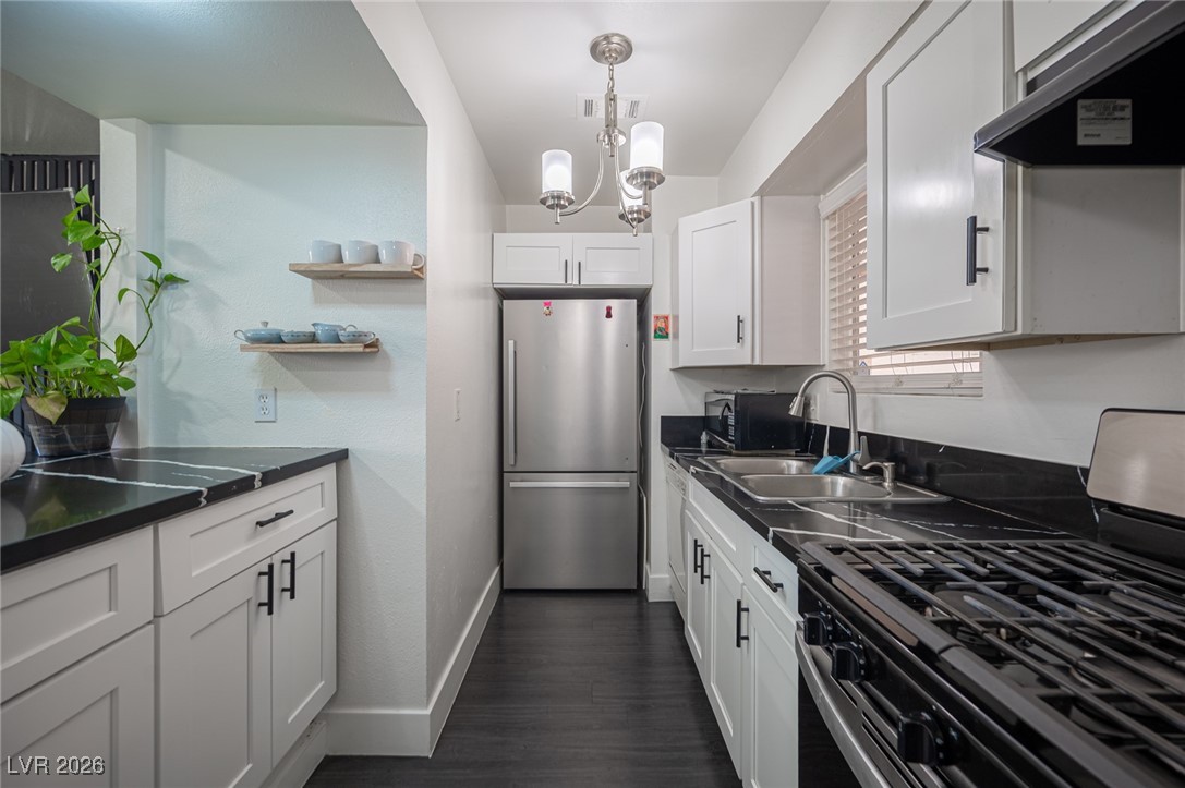 582 Blue Lagoon Drive Las Vegas NV 89110