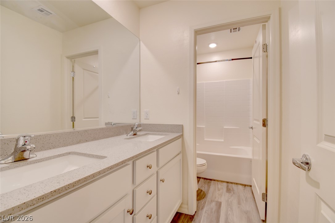 1720 Luna Cliff Avenue North Las Vegas NV 89032