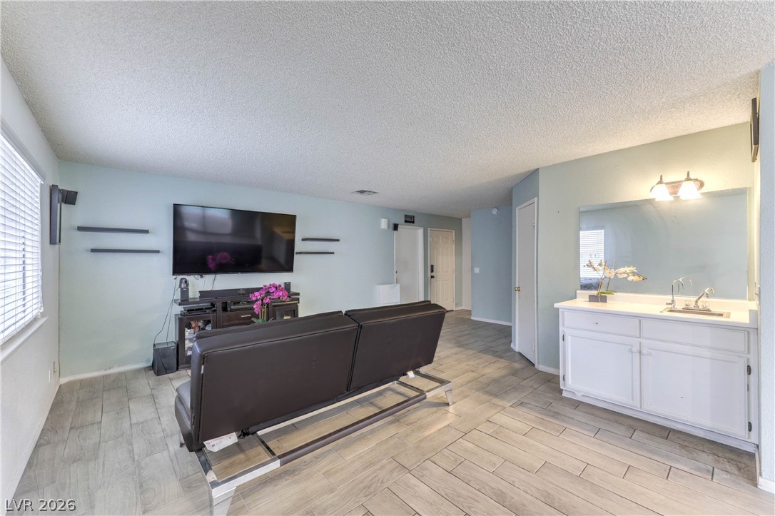 581 Carleton Drive Henderson NV 89014