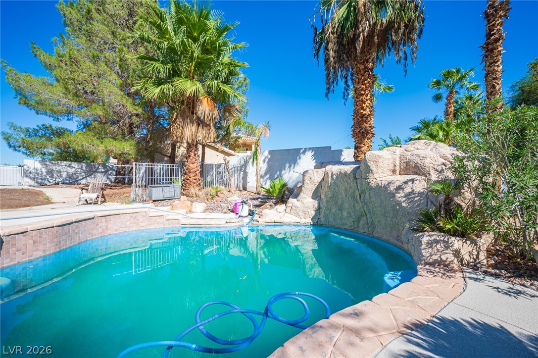 8225 Hidden Crossing Lane Las Vegas NV 89129