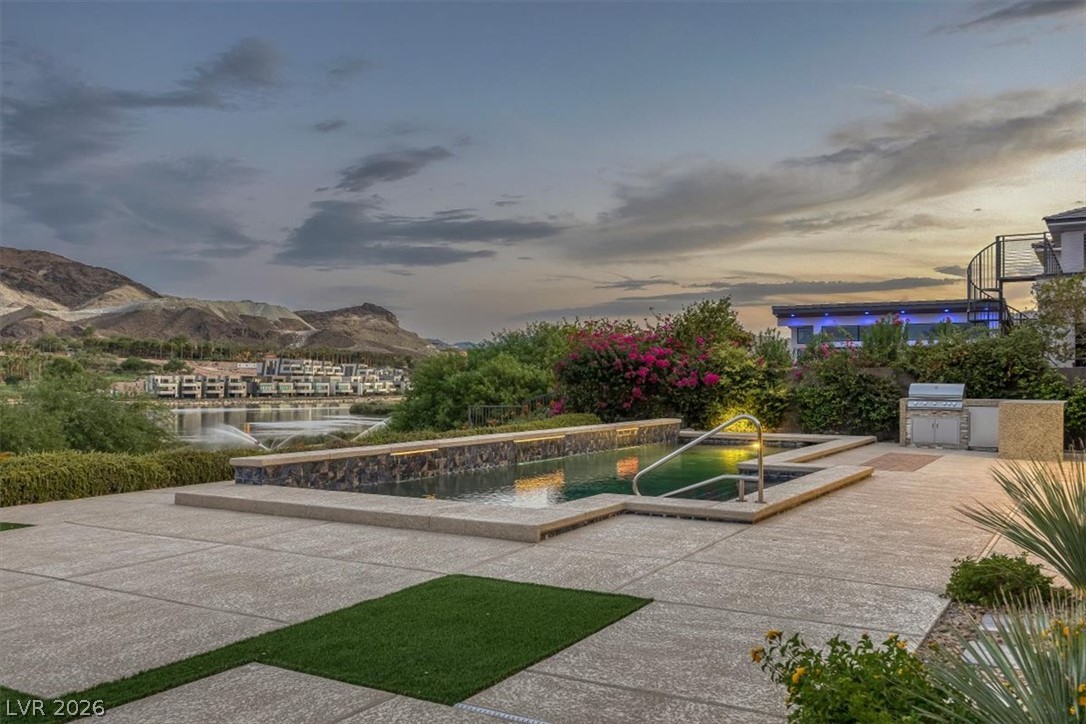 72 Bella Lago Avenue Henderson NV 89011