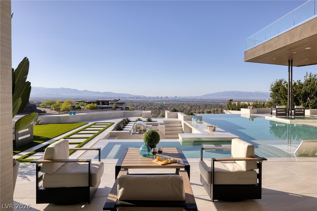 19 Boulderback Drive Henderson NV 89012