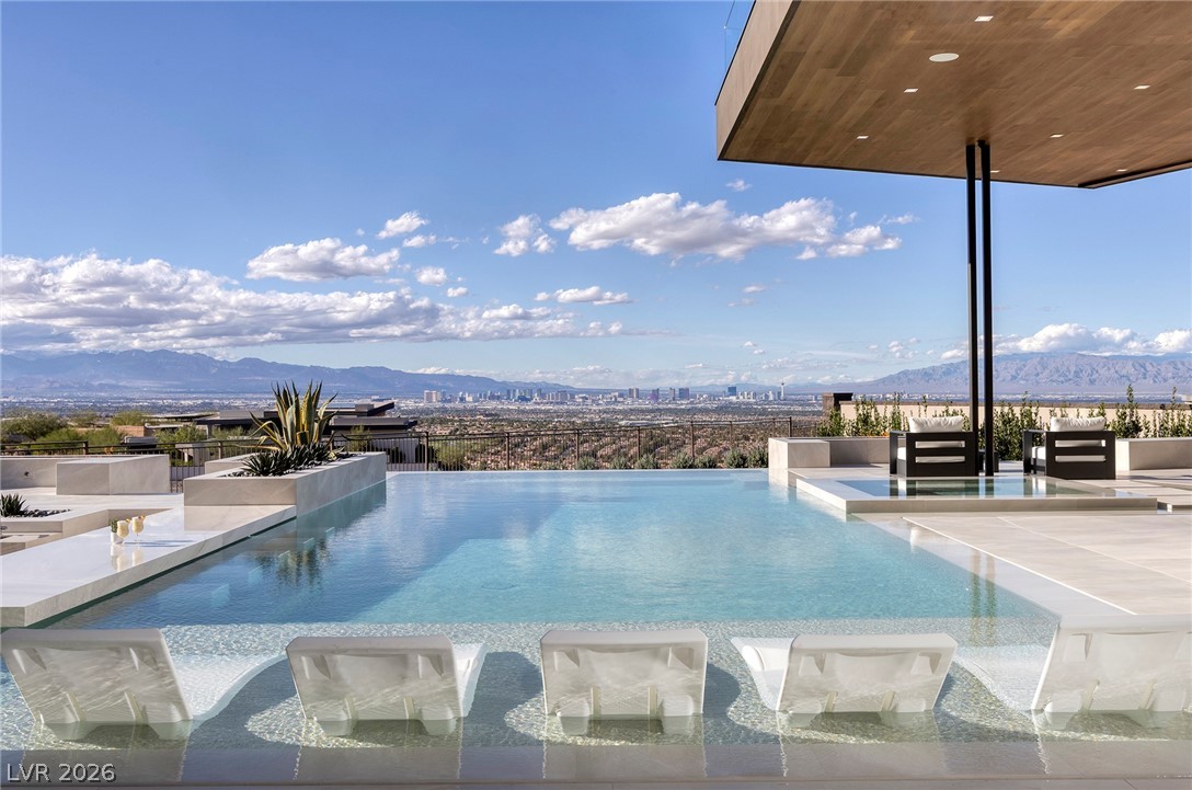 19 Boulderback Drive Henderson NV 89012