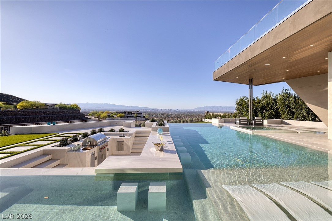 19 Boulderback Drive Henderson NV 89012
