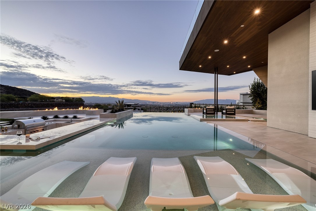 19 Boulderback Drive Henderson NV 89012