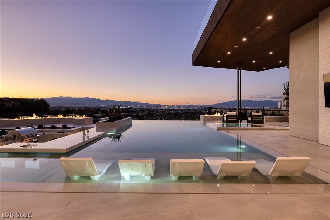 19 Boulderback Drive Henderson NV 89012